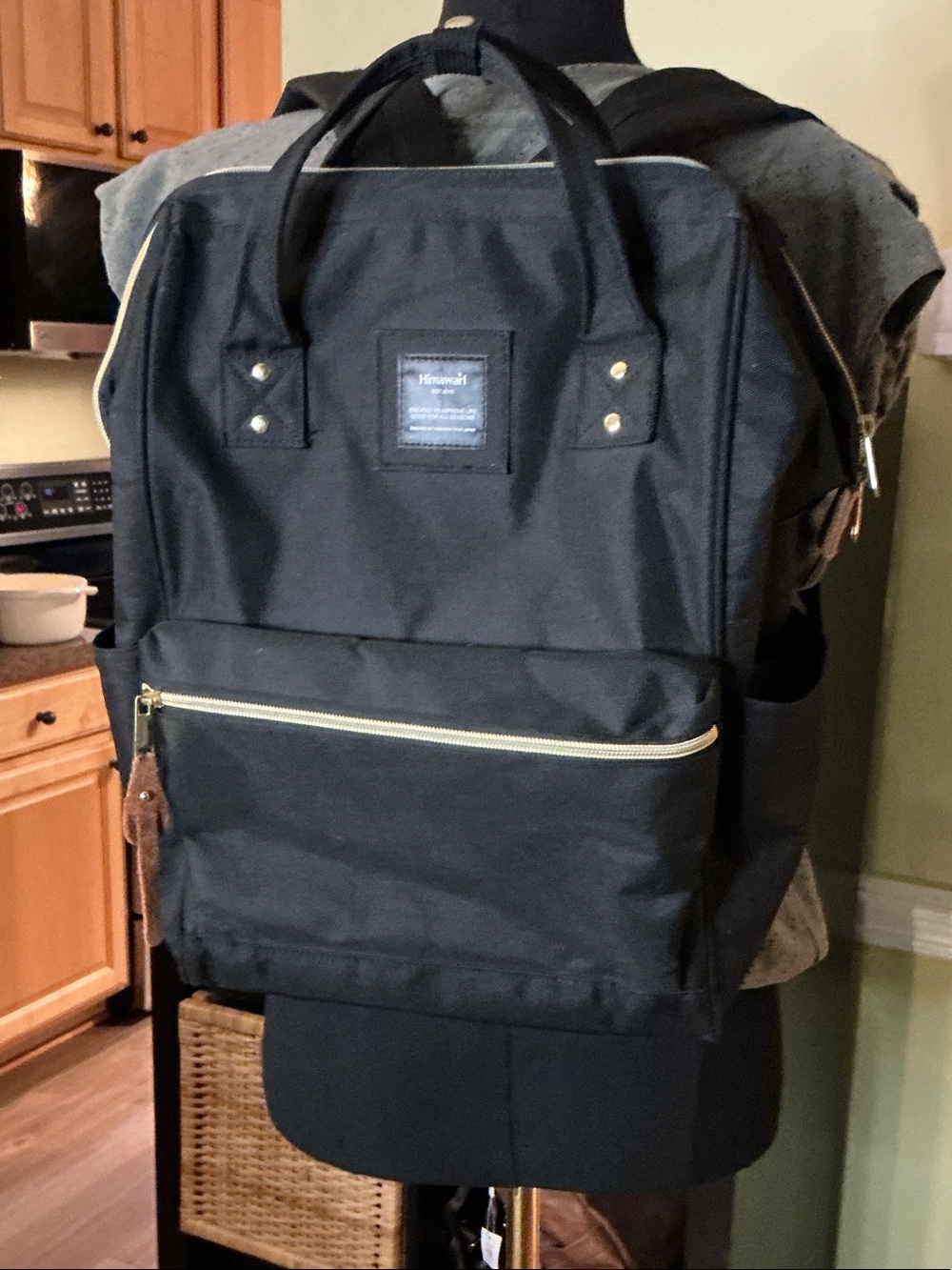 Himawari  Classic Black Backpack with Gold Zipper Accent